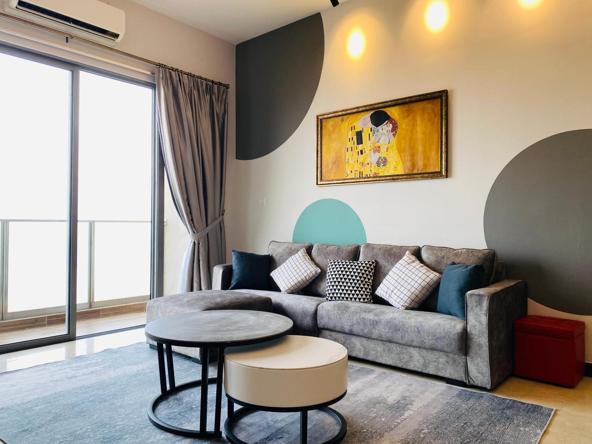 Silverscape Apartment *
