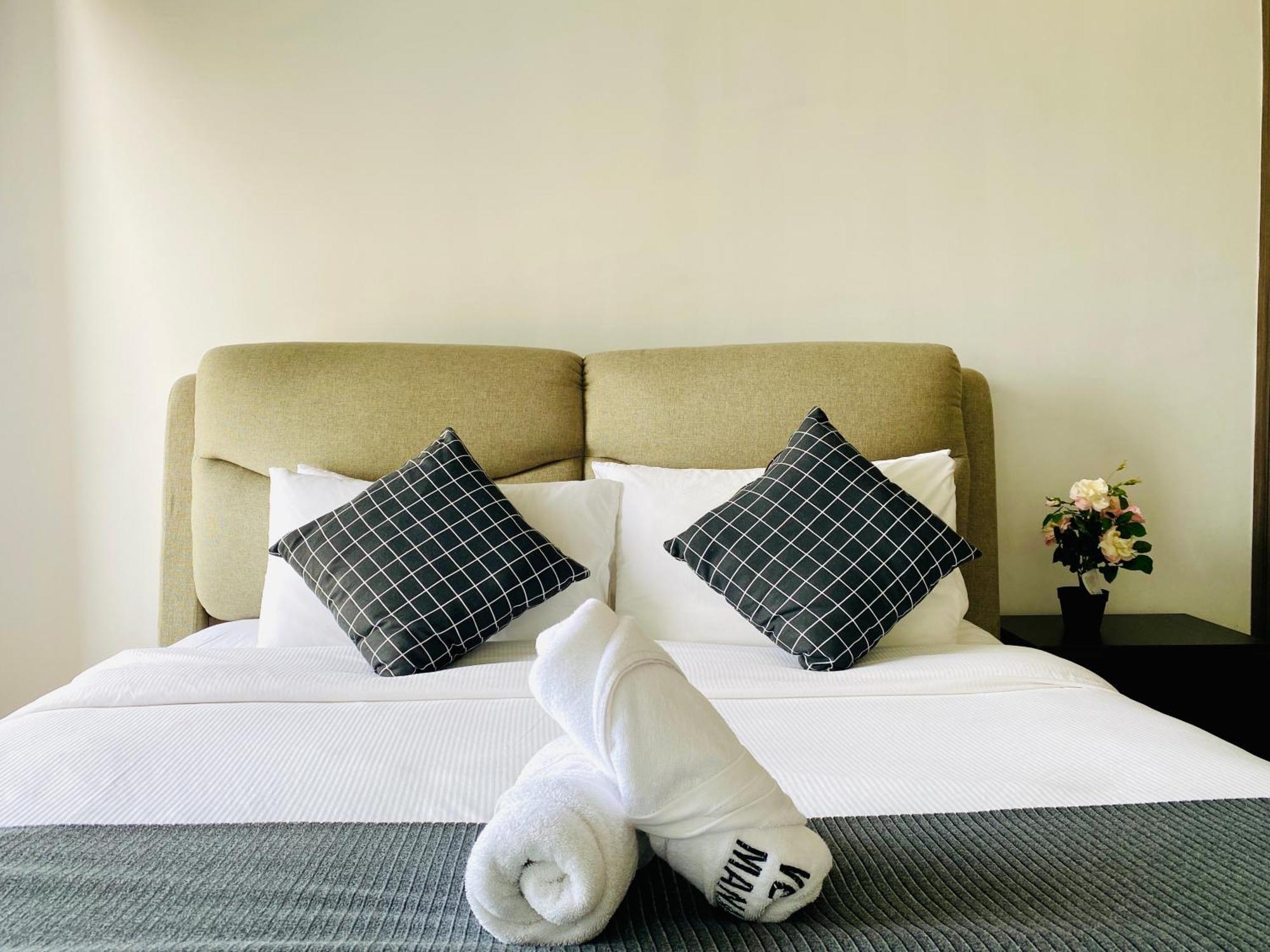 Silverscape * Malacca
