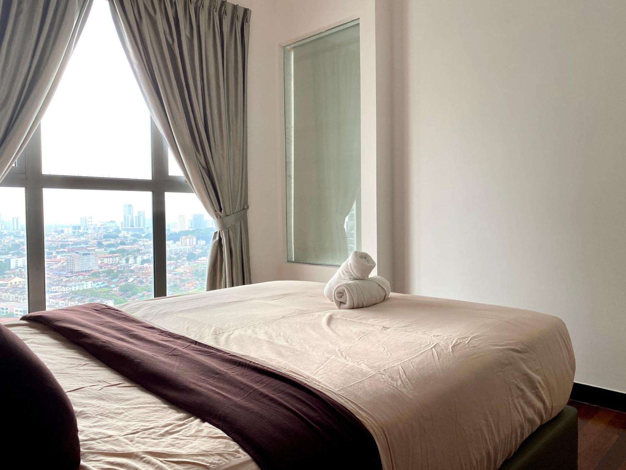 Silverscape Apartment *