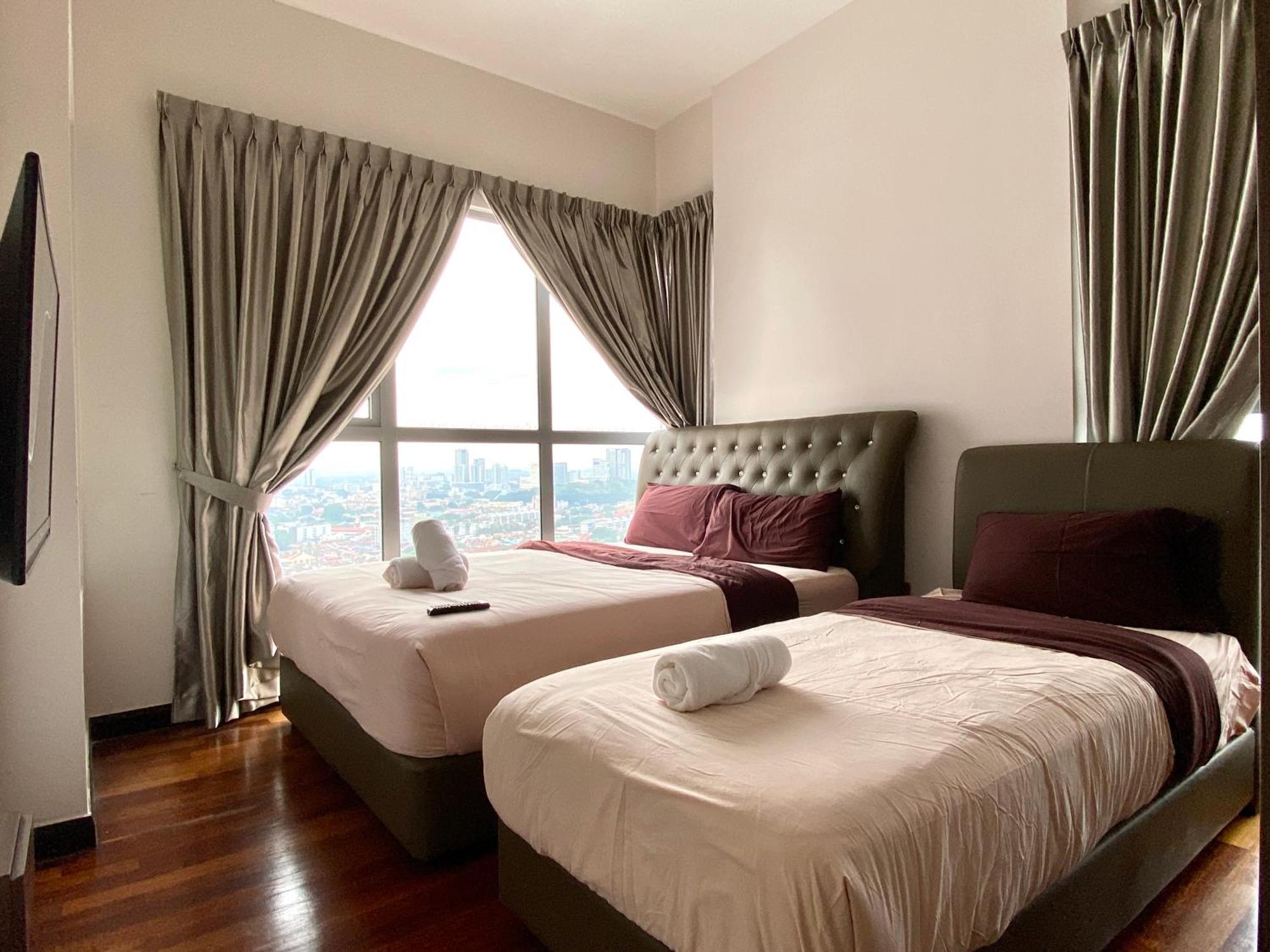 Silverscape Apartment *
